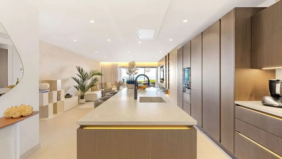 Apartament przy plaży w Esteponie — zdjęcie