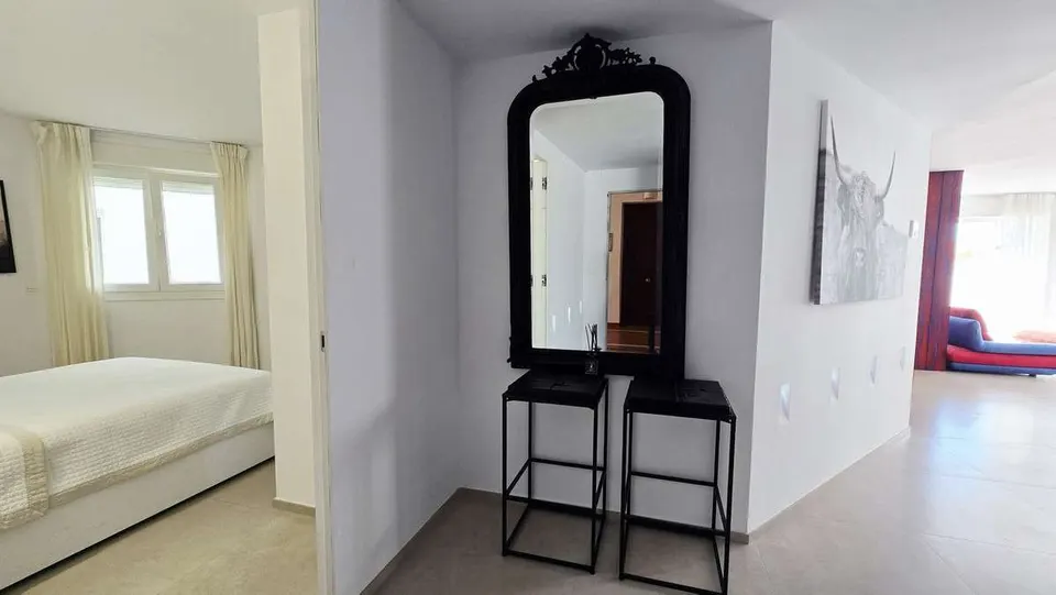 Apartament z widokiem na port w Marbelli — zdjęcie