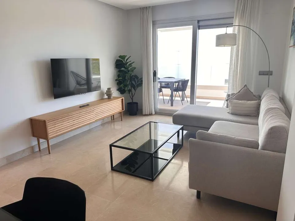 Apartament z tarasem w Marbelli — zdjęcie 8 z 16