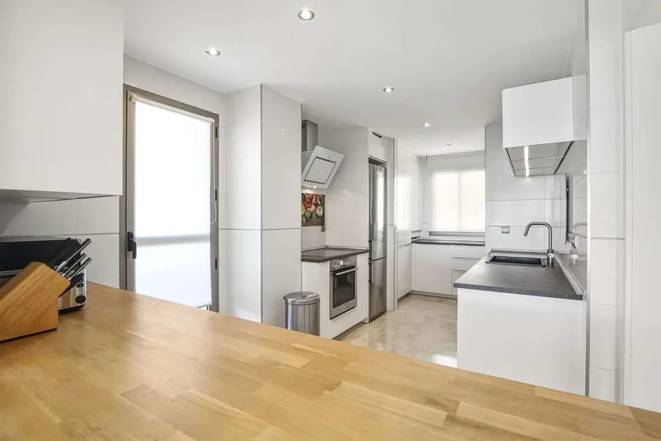 Penthouse z widokiem na morze w Benahavís — zdjęcie