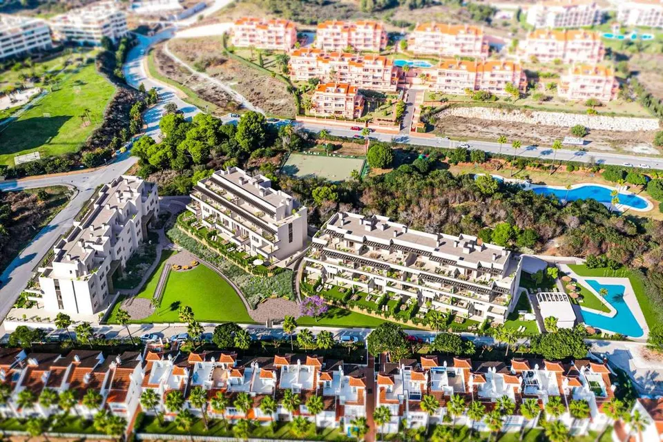 Apartament z prywatnym ogrodem w Mijas — zdjęcie