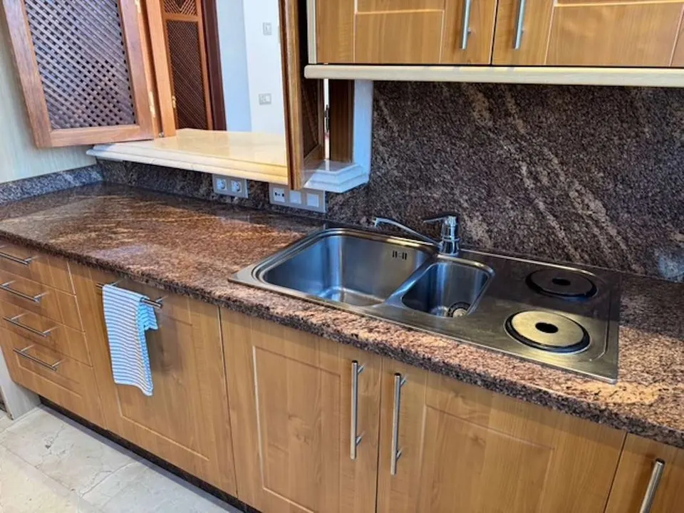 Apartament z widokiem na morze w Esteponie — zdjęcie