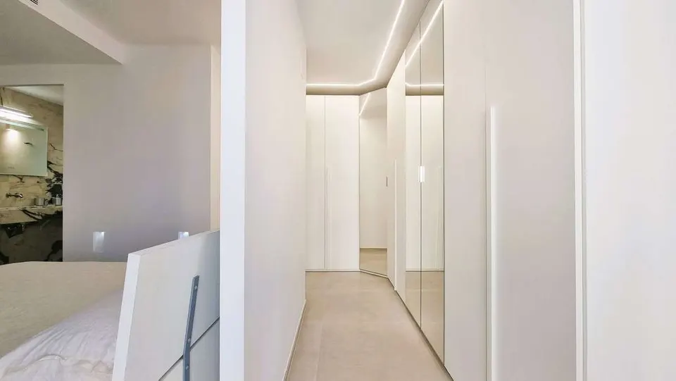 Apartament z widokiem na port w Marbelli — zdjęcie