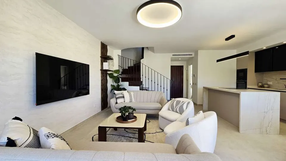 Penthouse dwupoziomowy z widokiem na morze w Marbelli — zdjęcie 3 z 16