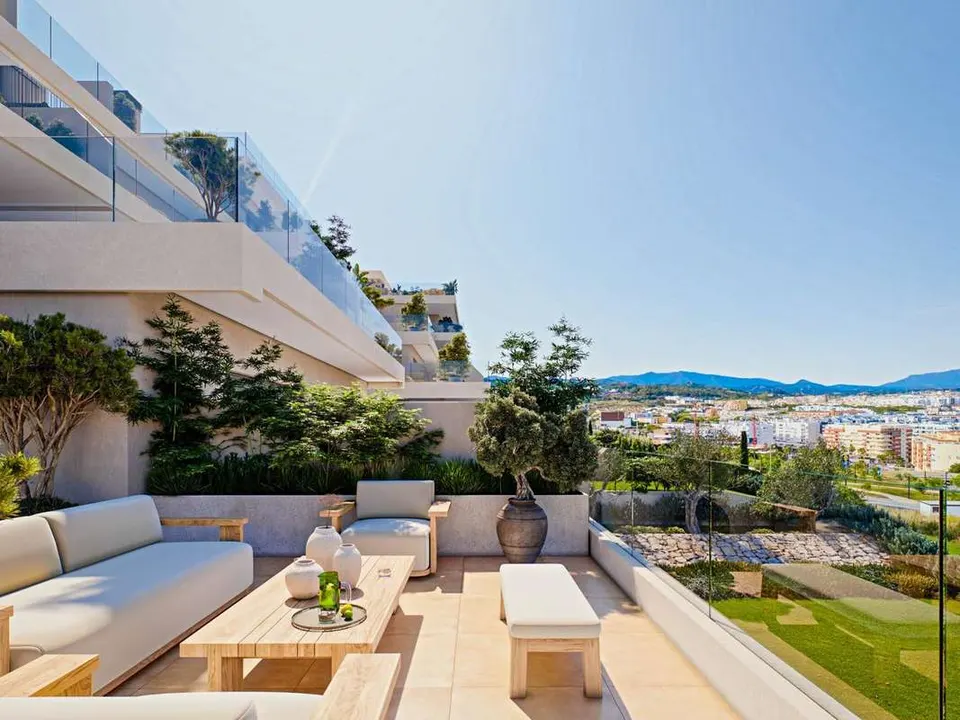 Penthouse z solarium w Esteponie — zdjęcie