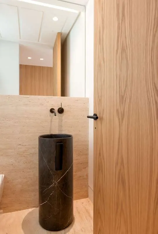 Penthouse przy plaży w Esteponie — zdjęcie