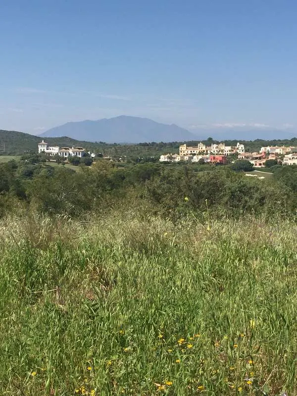 Nieruchomość z widokiem na pole golfowe w Sotogrande — zdjęcie