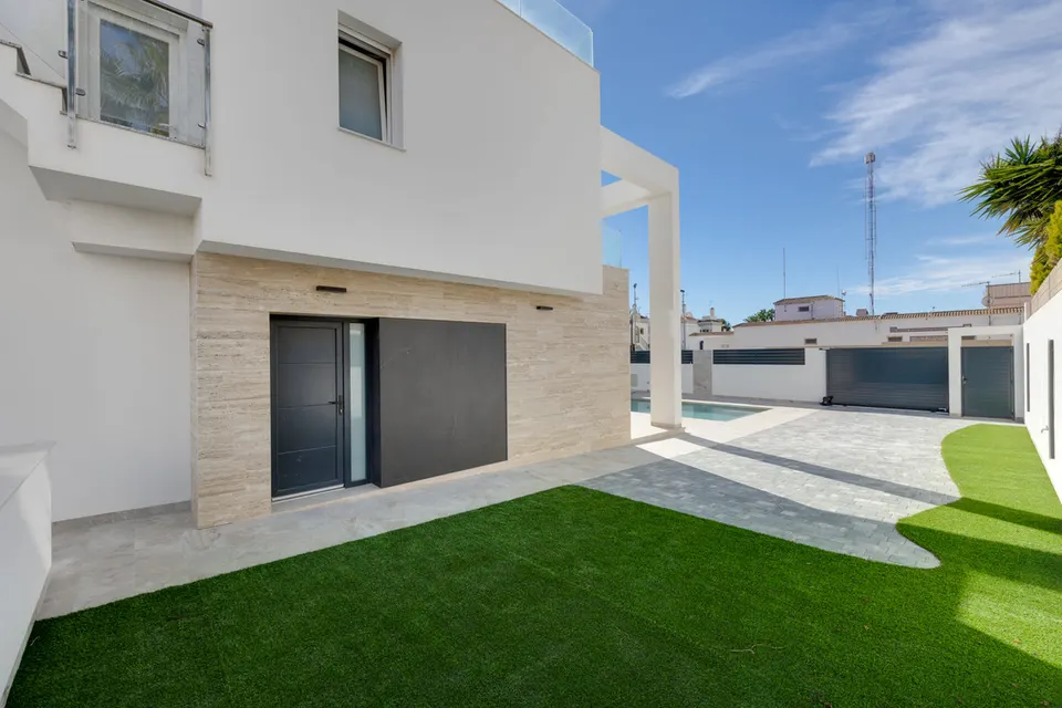 Nowe wille w Torrevieja — zdjęcie 4 z 16