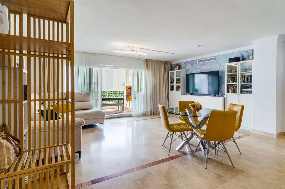Apartament z basenami w Benahavís — zdjęcie