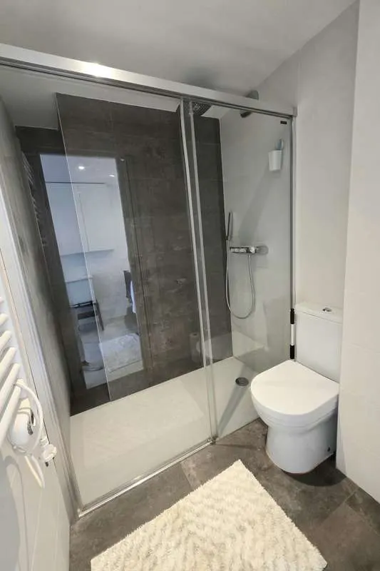 Penthouse z widokiem na morze w Esteponie — zdjęcie