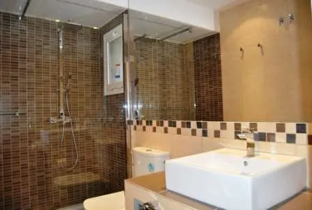 Apartament z widokiem na marinę w Marbelli — zdjęcie