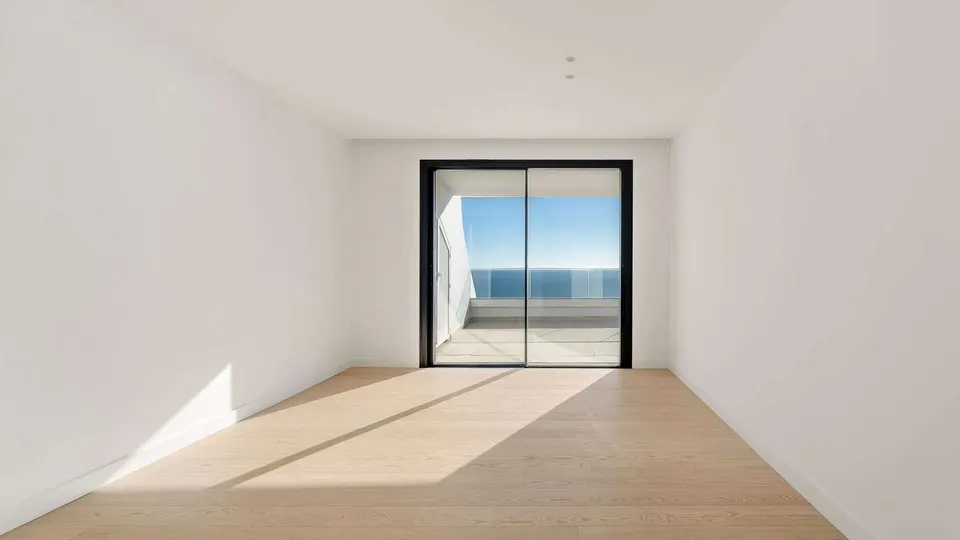 Penthouse z tarasem w Fuengiroli — zdjęcie