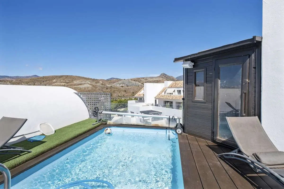 Penthouse z jacuzzi w Benahavís