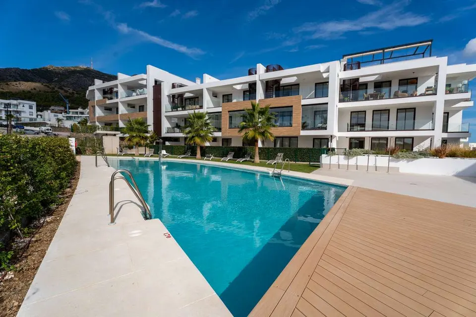 Apartamenty z widokiem na morze w Benalmádena Pueblo — zdjęcie