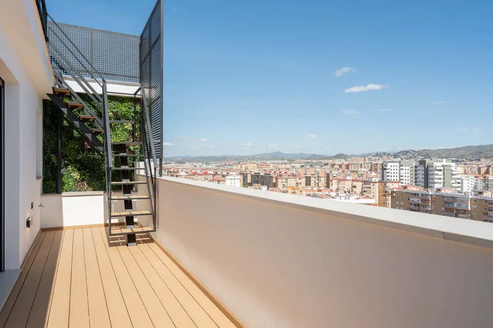 Apartament z widokiem na miasto w Maladze — zdjęcie