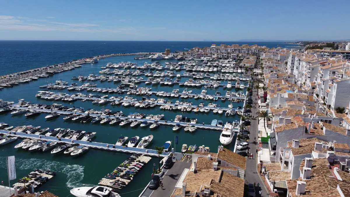 Apartament z widokiem na marinę w Marbelli