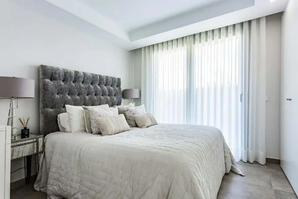 Apartament z ogrodem w Esteponie — zdjęcie