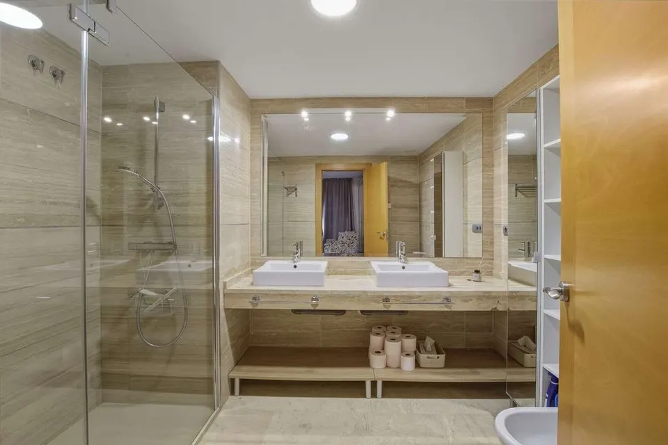 Penthouse z widokiem na morze w Benahavís — zdjęcie