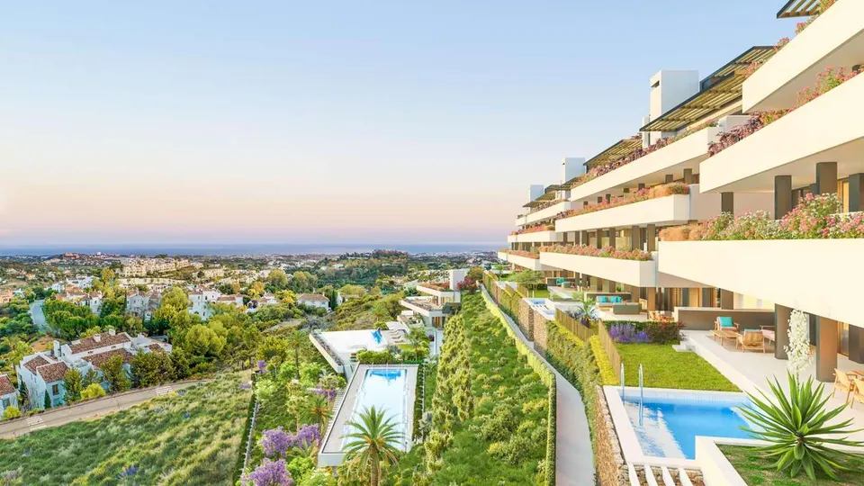 Penthouse z prywatnym basenem w Benahavís — zdjęcie
