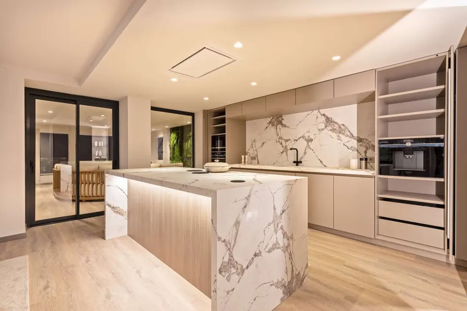 Apartament w sercu Puerto Banús w Marbelli — zdjęcie