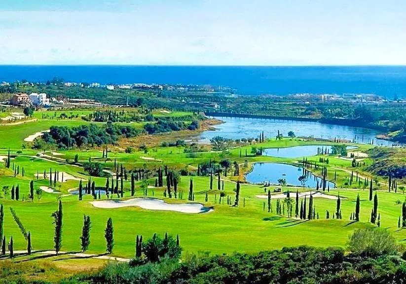 Willa przy polu golfowym w Benahavís — zdjęcie