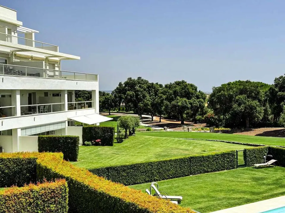 Apartament z widokiem na morze w Sotogrande — zdjęcie