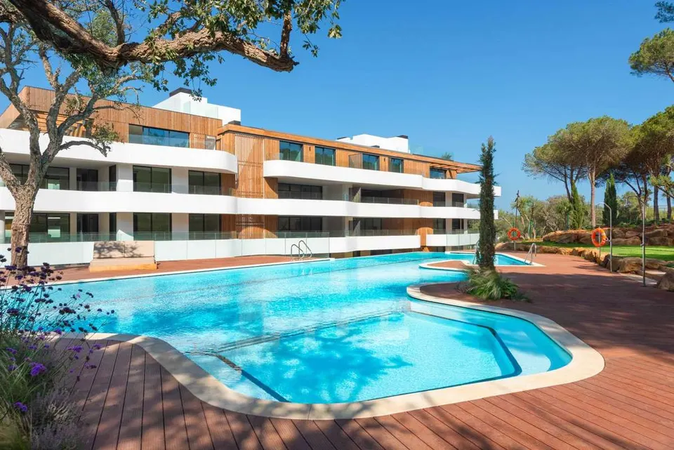 Apartament z tarasem w Sotogrande — zdjęcie