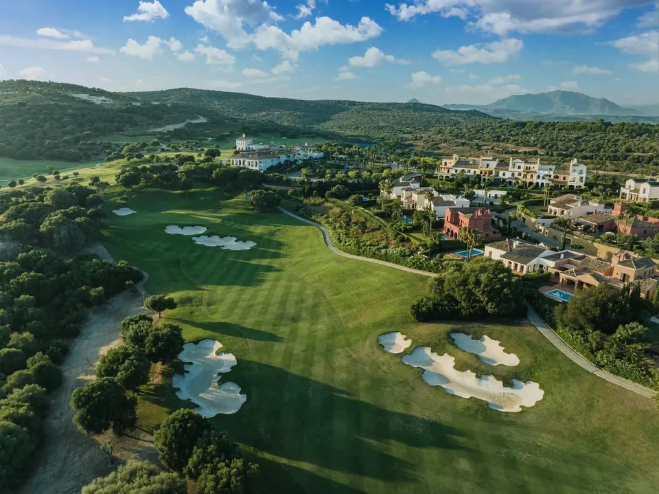 Willa wśród pól golfowych w San Roque — zdjęcie