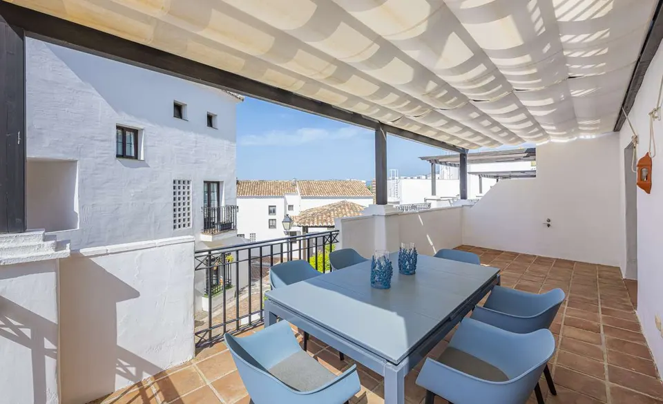 Apartament z tarasem w Marbelli — zdjęcie