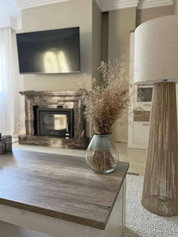 Apartament z kominkiem w Marbelli — zdjęcie