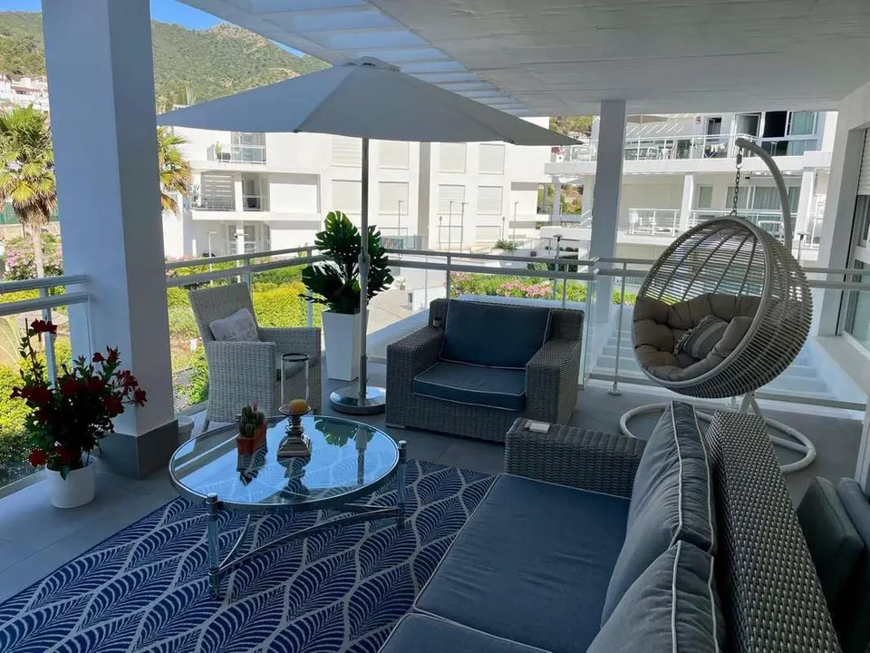 Apartament z basenem w Benahavís — zdjęcie