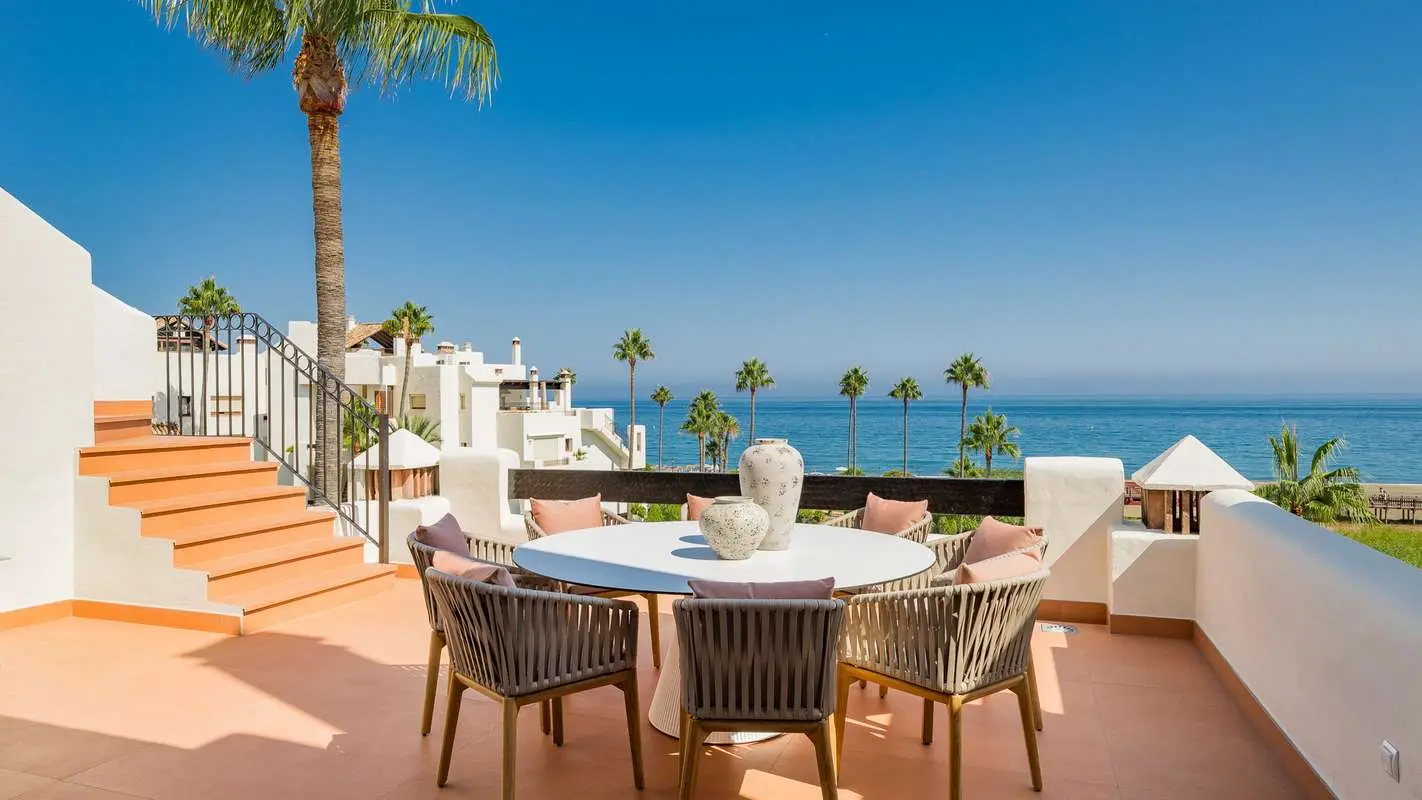 Penthouse przy plaży w Esteponie