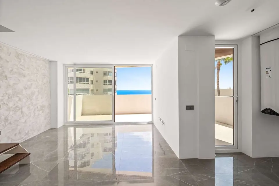 Apartament przy plaży w Benalmádenie — zdjęcie