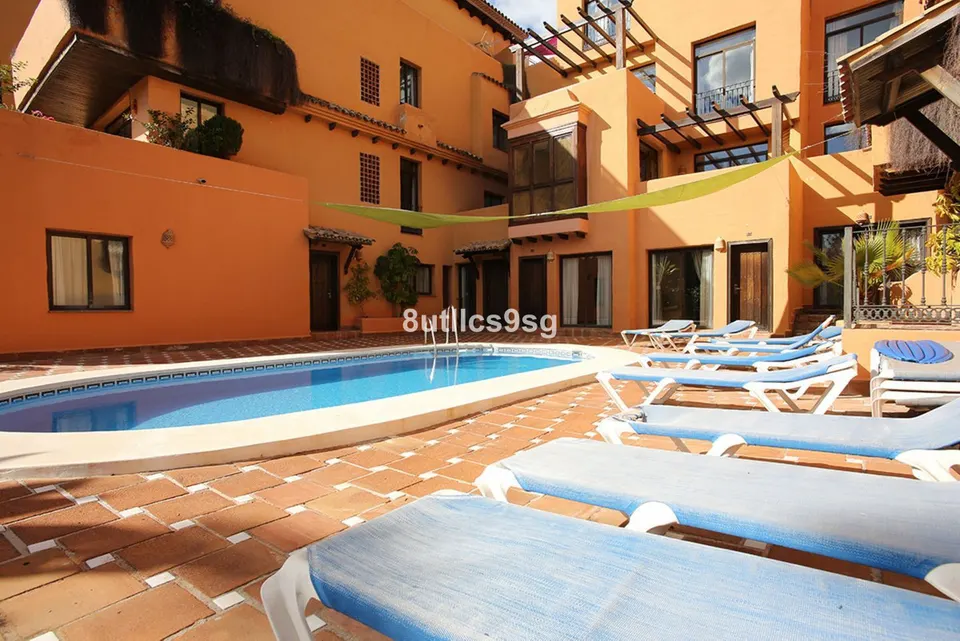Apartament z spa i siłownią w Esteponie — zdjęcie