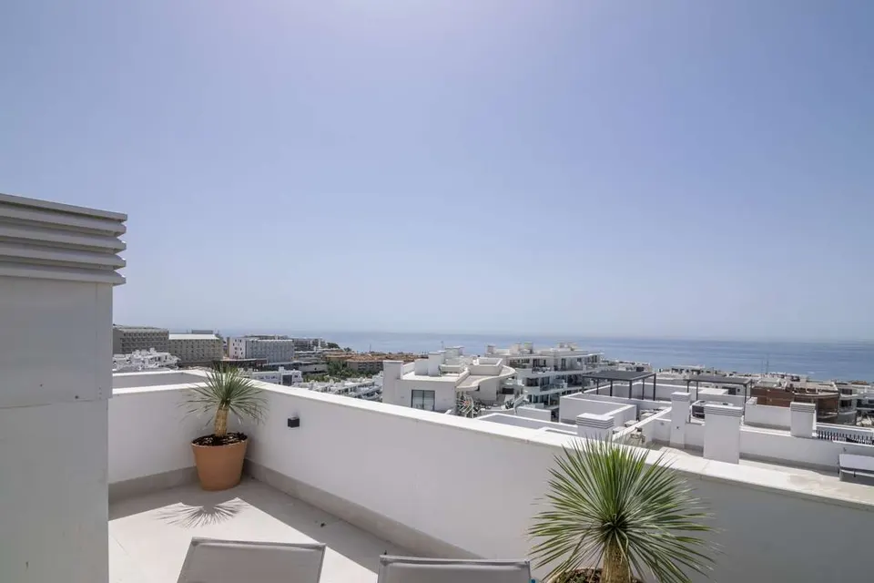 Penthouse z prywatnym ogrodem w Fuengiroli — zdjęcie
