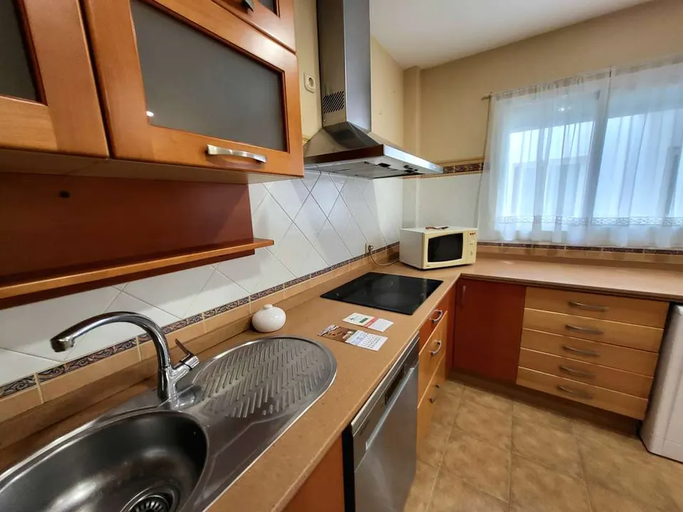 Apartament z widokiem na morze w Esteponie — zdjęcie