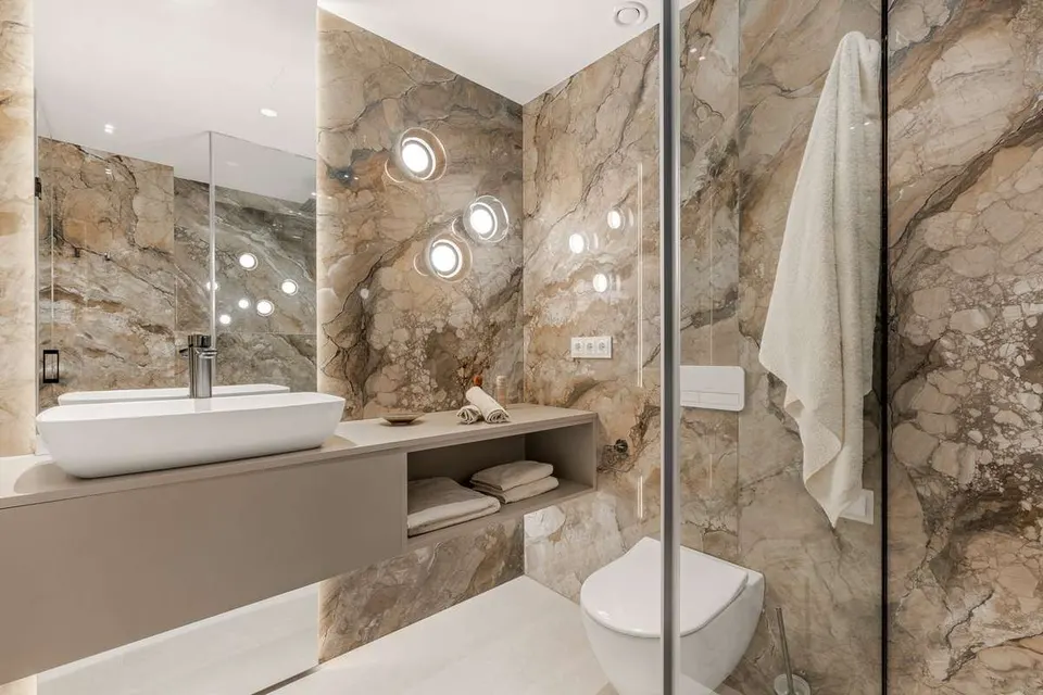 Penthouse przy plaży w Esteponie — zdjęcie