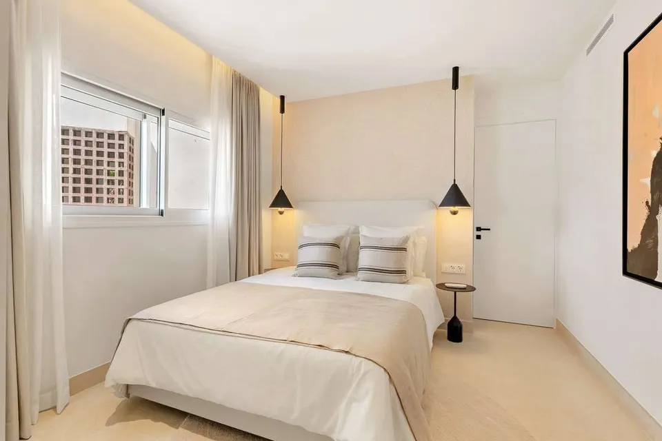 Penthouse przy plaży w Esteponie — zdjęcie