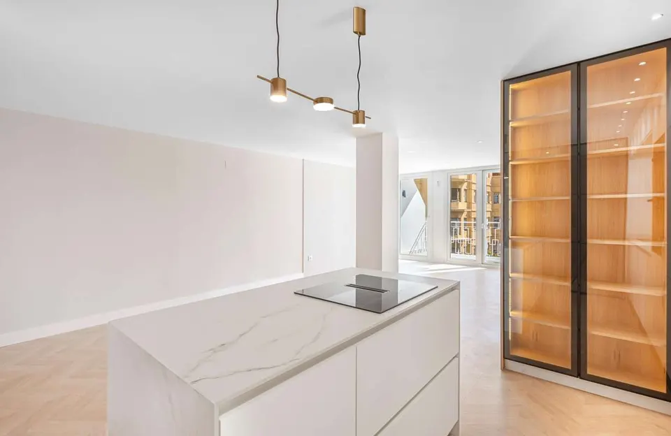 Apartament z nowoczesnym designem w Maladze — zdjęcie