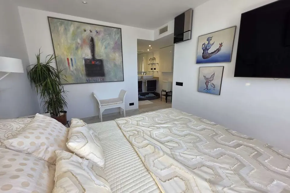 Penthouse z widokiem na morze w Esteponie — zdjęcie