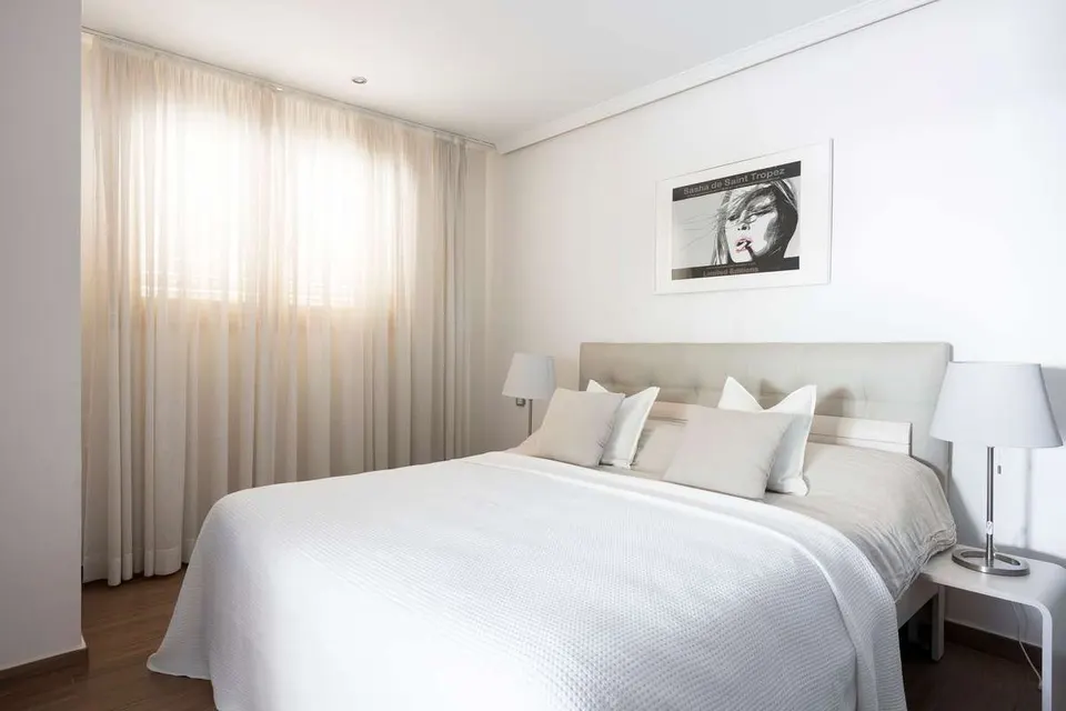 Penthouse z widokiem na marinę w Marbelli — zdjęcie