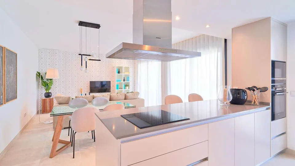 Apartament z tarasem w Esteponie — zdjęcie