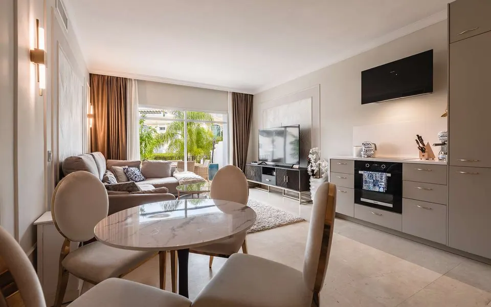 Apartament z tarasem w Marbelli — zdjęcie
