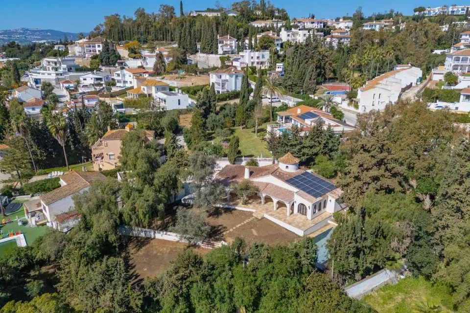 Dom szeregowy z widokiem na pole golfowe w Mijas — zdjęcie