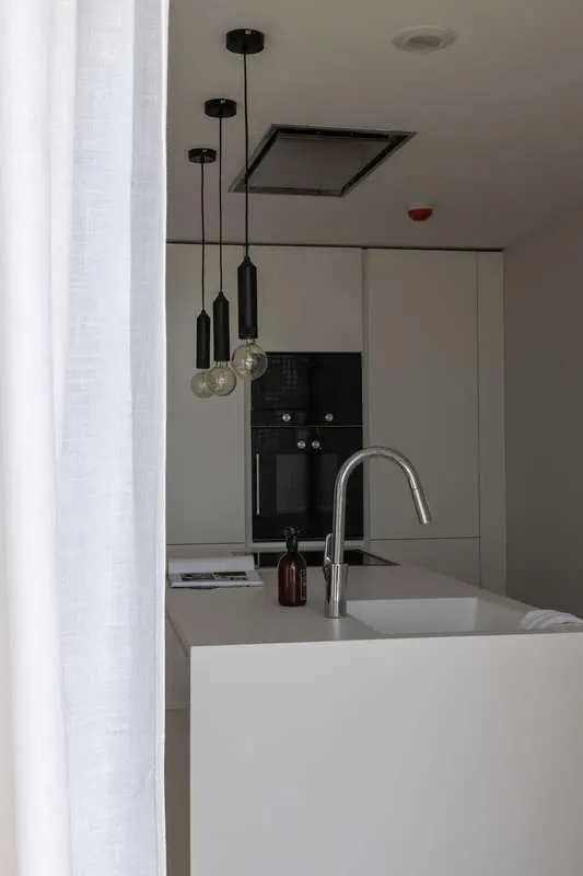 Apartament z widokiem na morze w Esteponie — zdjęcie