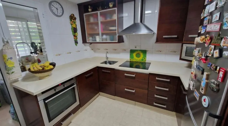 Apartament z garażem w Esteponie — zdjęcie