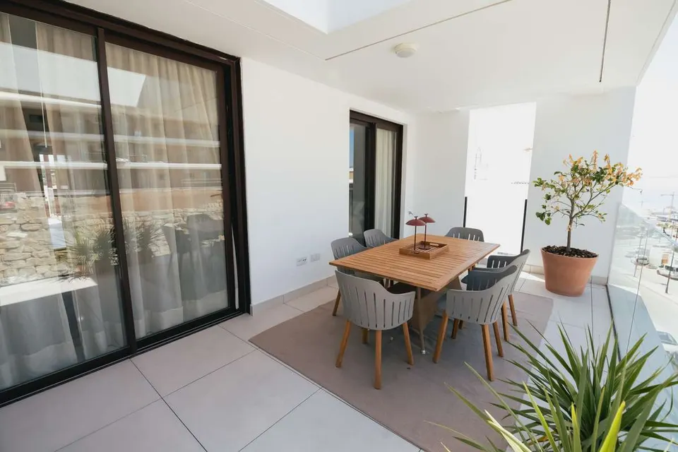 Penthouse z prywatnym ogrodem w Fuengiroli — zdjęcie