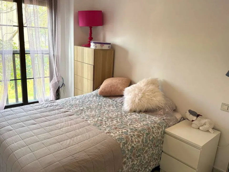 Apartament z widokiem na morze w Esteponie — zdjęcie