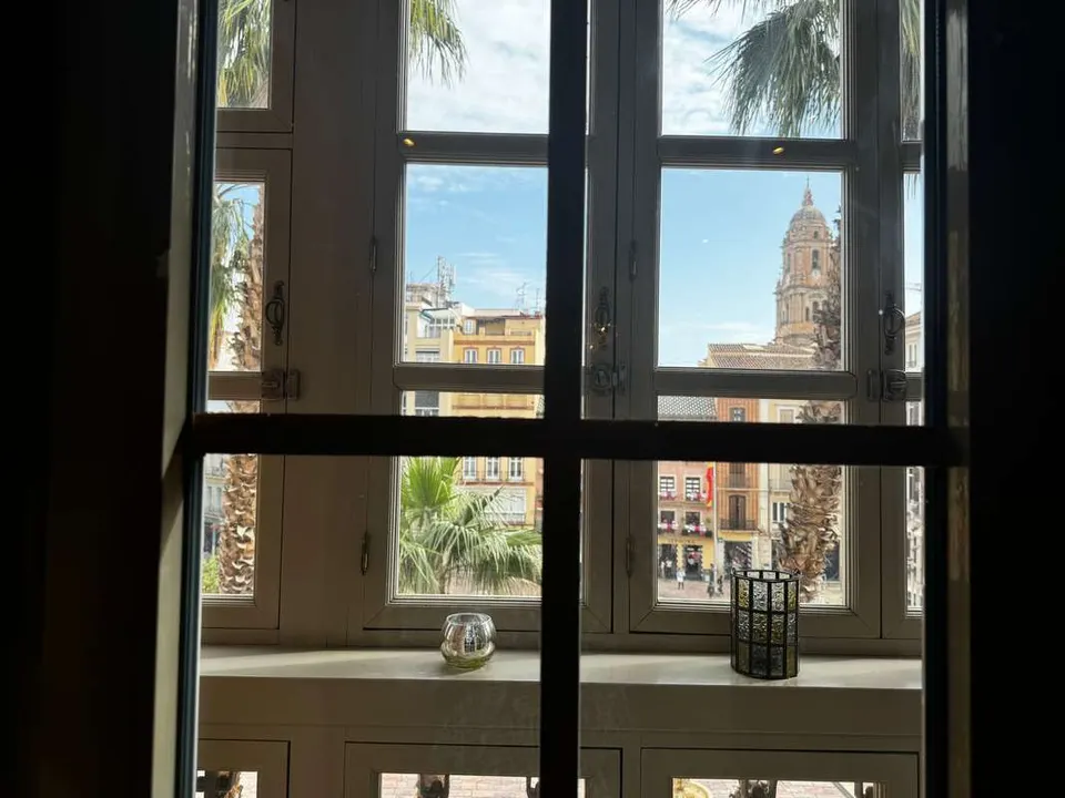 Apartament z balkonami w Maladze — zdjęcie