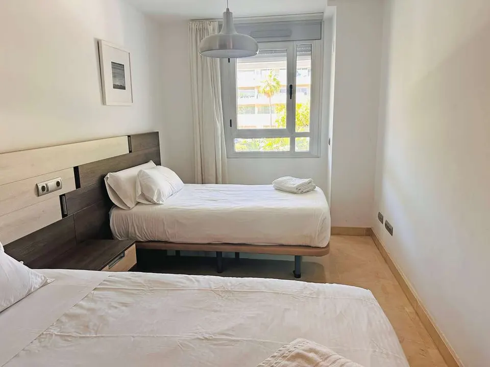 Apartament z tarasem w Marbelli — zdjęcie 11 z 16